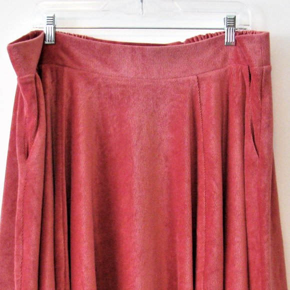 NWT Torrid Antique Red Circle Skirt - Picture 6 of 8